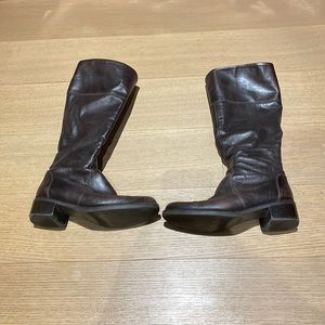 La Canadienne Dark Brown Lined Boots. Size 8.